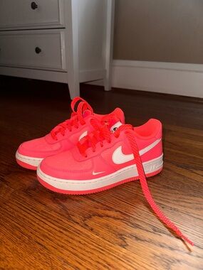 Nike Hot Pink Low-Top Sneakers with White Swoosh